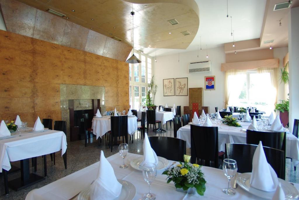 Hotel Sv. Mihovil Trilj Oda fotoğraf